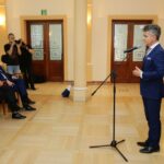 01.06.2016. Władze Kielc zostały wyróżnione Senackim Orłem, w uznaniu zasług w działalności na rzecz Polonii i Polaków / Wojciech Habdas / Radio Kielce