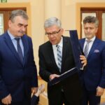 01.06.2016. Władze Kielc zostały wyróżnione Senackim Orłem, w uznaniu zasług w działalności na rzecz Polonii i Polaków / Wojciech Habdas / Radio Kielce