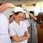 3.6.2016 Kielce. Czepkowanie studentek pielęgniarstwa i położnictwa / Wojciech Habdas / Radio Kielce