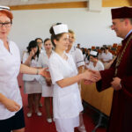 3.6.2016 Kielce. Czepkowanie studentek pielęgniarstwa i położnictwa / Wojciech Habdas / Radio Kielce