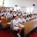 3.6.2016 Kielce. Czepkowanie studentek pielęgniarstwa i położnictwa / Wojciech Habdas / Radio Kielce