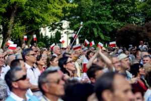 07.06.2016 Busko Zdrój. Prezydent RP Andrzej Duda spotkał się z mieszkańcami i kuracjuszami. / Wojciech Habdas / Radio Kielce