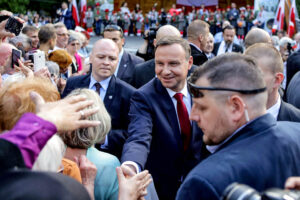 07.06.2016 Busko Zdrój. Prezydent RP Andrzej Duda spotkał się z mieszkańcami i kuracjuszami. / Wojciech Habdas / Radio Kielce