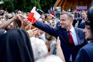 07.06.2016 Busko Zdrój. Prezydent RP Andrzej Duda spotkał się z mieszkańcami i kuracjuszami. / Wojciech Habdas / Radio Kielce