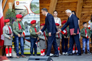 07.06.2016 Busko Zdrój. Prezydent RP Andrzej Duda spotkał się z mieszkańcami i kuracjuszami. / Wojciech Habdas / Radio Kielce