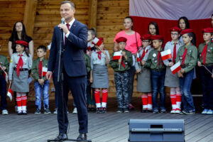 07.06.2016 Busko Zdrój. Prezydent RP Andrzej Duda spotkał się z mieszkańcami i kuracjuszami. / Wojciech Habdas / Radio Kielce