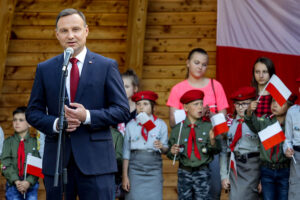 07.06.2016 Busko Zdrój. Prezydent RP Andrzej Duda spotkał się z mieszkańcami i kuracjuszami. / Wojciech Habdas / Radio Kielce