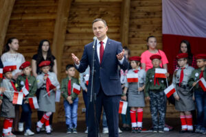 07.06.2016 Busko Zdrój. Prezydent RP Andrzej Duda spotkał się z mieszkańcami i kuracjuszami. / Wojciech Habdas / Radio Kielce