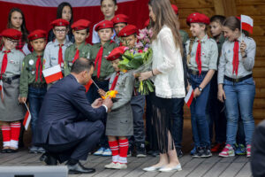 07.06.2016 Busko Zdrój. Prezydent RP Andrzej Duda spotkał się z mieszkańcami i kuracjuszami. / Wojciech Habdas / Radio Kielce