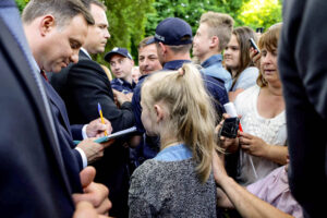 07.06.2016 Busko Zdrój. Prezydent RP Andrzej Duda spotkał się z mieszkańcami i kuracjuszami. / Wojciech Habdas / Radio Kielce