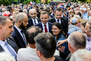 07.06.2016 Busko Zdrój. Prezydent RP Andrzej Duda spotkał się z mieszkańcami i kuracjuszami. / Wojciech Habdas / Radio Kielce