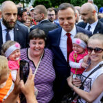 07.06.2016 Busko Zdrój. Prezydent RP Andrzej Duda spotkał się z mieszkańcami i kuracjuszami. / Wojciech Habdas / Radio Kielce