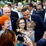 07.06.2016 Busko Zdrój. Prezydent RP Andrzej Duda spotkał się z mieszkańcami i kuracjuszami. / Wojciech Habdas / Radio Kielce