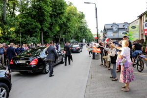 07.06.2016 Busko Zdrój. Prezydent RP Andrzej Duda spotkał się z mieszkańcami i kuracjuszami. / Wojciech Habdas / Radio Kielce