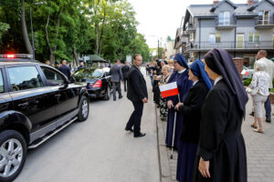 07.06.2016 Busko Zdrój. Prezydent RP Andrzej Duda spotkał się z mieszkańcami i kuracjuszami. / Wojciech Habdas / Radio Kielce