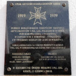 10.6.2016 Kielce. Tablica pamiątkowa na terenie Pierwszych Koszar 2 PAL Legionów przy ul. Wrzosowej / Wojciech Habdas / Radio Kielce