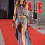 10.6.2016 Kielce. Pokaz mody „Jeans i nie tylko...”, podczas którego swoje projekty zaprezentowali studenci III roku wzornictwa Instytutu Sztuk Pięknych UJK. / Wojciech Habdas / Radio Kielce