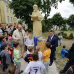 11.06.2016. Happening pod hasłem "Kostka biega po kostce do Kostki” w Zespole Szkół Katolickich Diecezji Kieleckiej / Wojciech Habdas / Radio Kielce