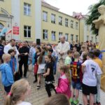 11.06.2016. Happening pod hasłem "Kostka biega po kostce do Kostki” w Zespole Szkół Katolickich Diecezji Kieleckiej / Wojciech Habdas / Radio Kielce