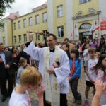 11.06.2016. Happening pod hasłem "Kostka biega po kostce do Kostki” w Zespole Szkół Katolickich Diecezji Kieleckiej / Wojciech Habdas / Radio Kielce