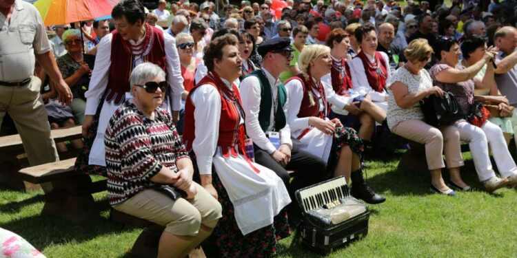 12.06.2016 Jawor u źródeł kultury. Konkurs Radia Kielce w Tokarni / Radio Kielce