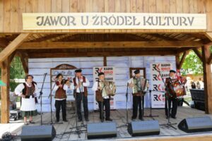 12.06.2016 Jawor u źródeł kultury. Konkurs Radia Kielce w Tokarni / Wojciech Habdas / Radio Kielce