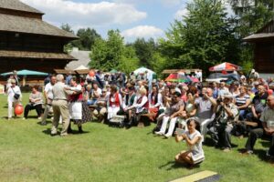 12.06.2016 Jawor u źródeł kultury. Konkurs Radia Kielce w Tokarni / Radio Kielce