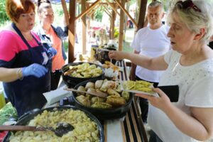 12.06.2016 Jawor u źródeł kultury. Konkurs Radia Kielce w Tokarni / Radio Kielce