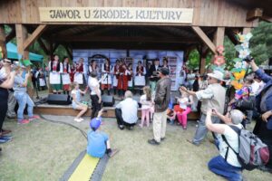 12.06.2016 Jawor u źródeł kultury. Konkurs Radia Kielce w Tokarni / Wojciech Habdas / Radio Kielce