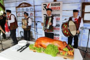 12.06.2016 Jawor u źródeł kultury. Konkurs Radia Kielce w Tokarni / Wojciech Habdas / Radio Kielce