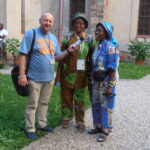 22.07.2016. Młodzież ze Starachowic i Końskich oraz goście z Konga, Białorusi i Ukrainy spotkali się w Opactwie Cystersów w Wąchocku / Tomasz Piwko / Radio Kielce