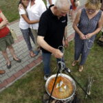 IV Świętokrzyski Festiwal Zupy Rybnej w Wilkowie (31 lipca 2016 r.) / Jarosław Kubalski / Radio Kielce