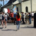 20.07.2016. Francuscy pielgrzymi Światowych Dni Młodzieży w Jędrzejowie / Ewa Pociejowska-Gawęda / Radio Kielce