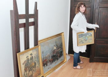 08.07.2016 Sandomierz Zakupione obrazy Jerzego Potrzebowskiego przez Muzeum Okręgowe w Sandomierzu / Muzeum Okręgowe w Sandomierzu