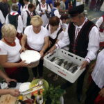 IV Świętokrzyski Festiwal Zupy Rybnej w Wilkowie (31 lipca 2016 r.) / Jarosław Kubalski / Radio Kielce