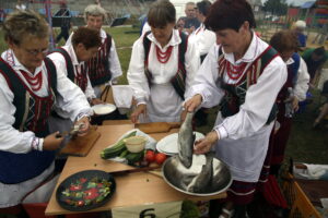 IV Świętokrzyski Festiwal Zupy Rybnej w Wilkowie (31 lipca 2016 r.) / Jarosław Kubalski / Radio Kielce