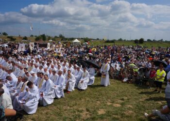 23.07.2016 ŚDM. Msza Święta na błoniach w Sandomierzu / Grażyna Szlęzak-Wójcik / Radio Kielce