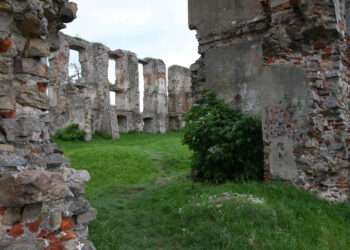 Ruiny zamku w Bodzentynie / Wojciech Habdas / Radio Kielce
