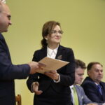 08.07.2016 Kielce. Wojewoda świętokrzyski Agata Wojtyszek podpisała z przedstawicielami samorządów świętokrzyskich umowy na rozwój infrastruktury drogowej. / Jarosław Kubalski / Radio Kielce