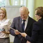 08.07.2016 Kielce. Wojewoda świętokrzyski Agata Wojtyszek podpisała z przedstawicielami samorządów świętokrzyskich umowy na rozwój infrastruktury drogowej. / Jarosław Kubalski / Radio Kielce