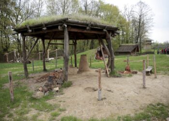 24.04.2016 Nowa Słupia. Centrum kulturowo archeologiczne. / Jarosław Kubalski / Radio Kielce