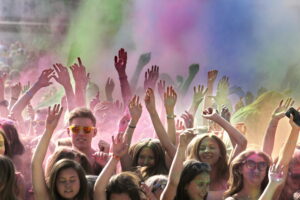 02.07.2016 Kielce. Festiwal Kolorów na parkingu Galerii Korona. / Jarosław Kubalski / Radio Kielce
