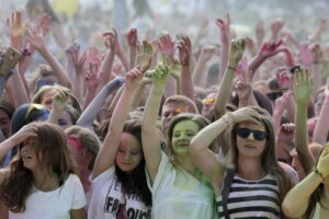 02.07.2016 Kielce. Festiwal Kolorów na parkingu Galerii Korona. / Jarosław Kubalski / Radio Kielce