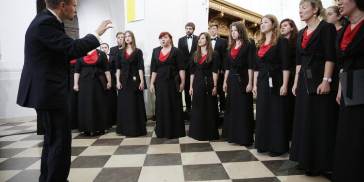 03.07.2016 Święty Krzyż. III Ogólnopolski Przegląd Chórów Akademickich. Chór Politechniki Śląskiej w Gliwicach. / Jarosław Kubalski / Radio Kielce