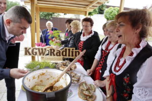 03.07.2016 Pierzchnica. Konkurs na tradycyjną potrawę powiatu kieleckiego. / Jarosław Kubalski / Radio Kielce