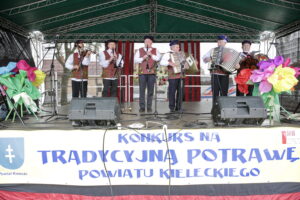 03.07.2016 Pierzchnica. Konkurs na tradycyjną potrawę powiatu kieleckiego. / Jarosław Kubalski / Radio Kielce