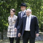 04.07.2016 Kielce. Obchody rocznicy pogromu kieleckiego. Prezydent Andrzej Duda odwiedził kirkut na Pakoszu. / Jarosław Kubalski / Radio Kielce