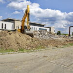 05.07.2016 Kielce. Wyburzono budynek techniczny na kampusie UJK przy ulicy Świętokrzyskiej. Powstanie tu parking. / Jarosław Kubalski / Radio Kielce