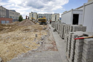 05.07.2016 Kielce. Wyburzono budynek techniczny na kampusie UJK przy ulicy Świętokrzyskiej. Powstanie tu parking. / Jarosław Kubalski / Radio Kielce