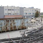 05.07.2016 Kielce. Wyburzono budynek techniczny na kampusie UJK przy ulicy Świętokrzyskiej. Powstanie tu parking. / Jarosław Kubalski / Radio Kielce